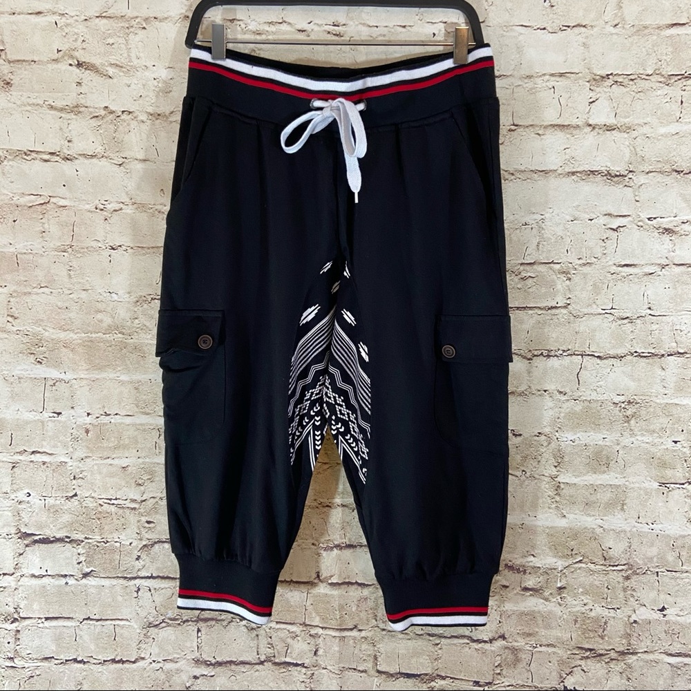 Men’s retro district shorts size large